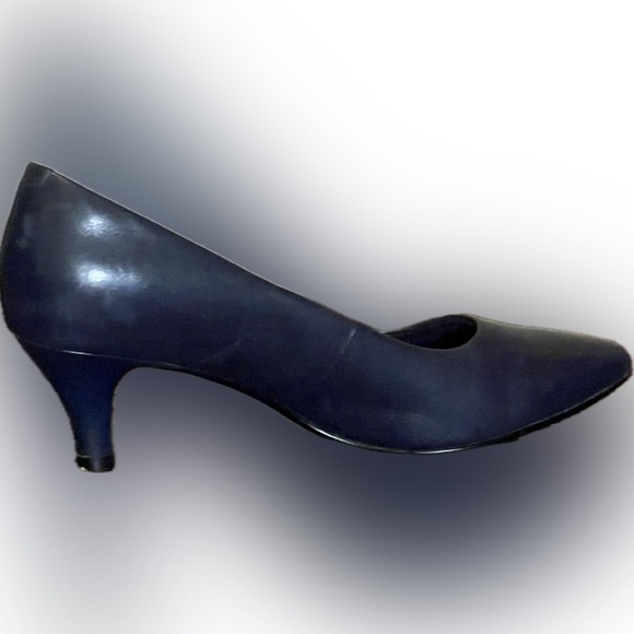 Clark’s comfort heels - size 8.5 - Picture 2 of 3